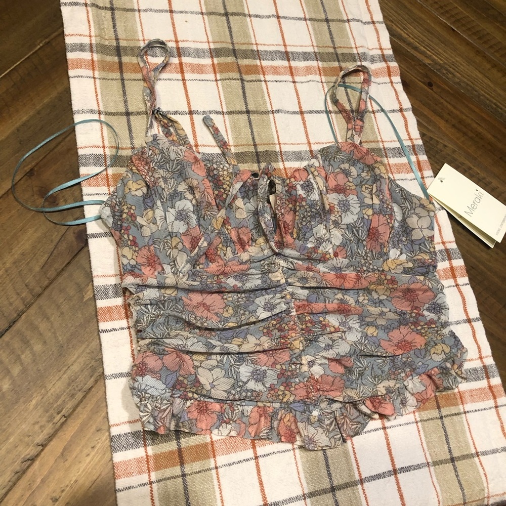 Gorgeous floral crop top